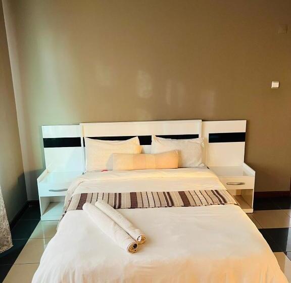 اتاق استاندارد با چشم‌انداز استخر, Trmotel