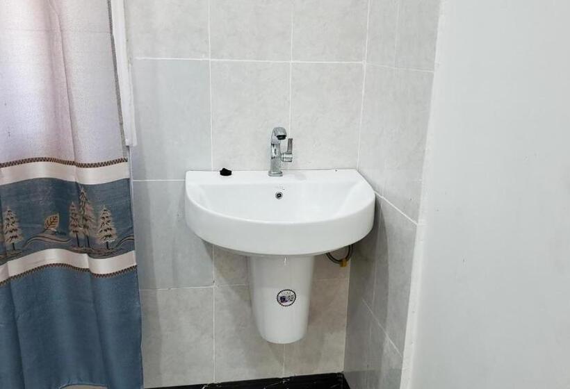 Семейный Номер, Maneno House