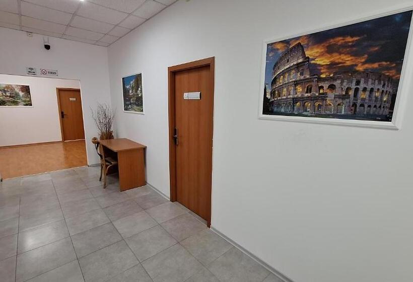 تختخواب در اتاق مشترک, Hostel Canto