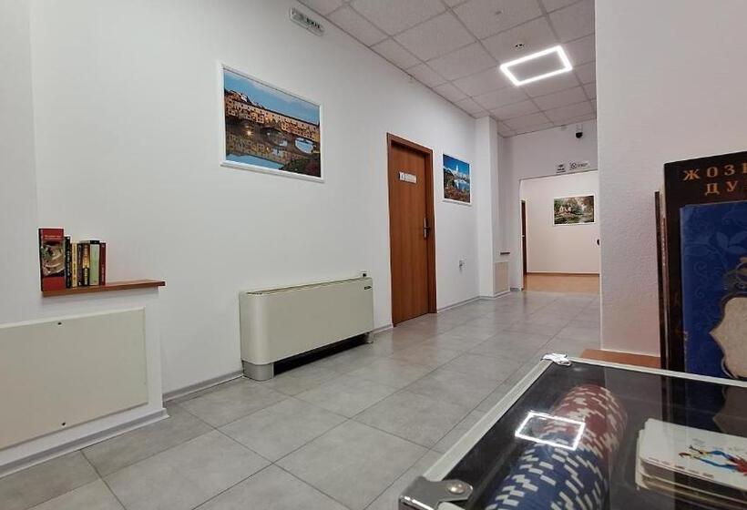 اتاق استاندارد با سرویس بهداشتی مشترک, Hostel Canto