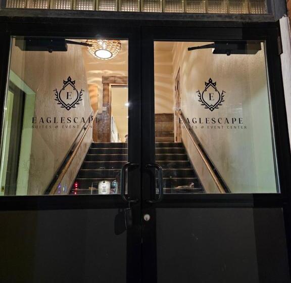 سوییت لوکس, Eaglescape Suites And Event Center