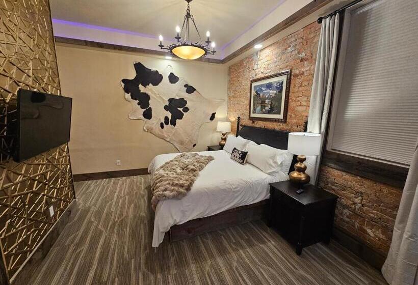 استودیوی لوکس, Eaglescape Suites And Event Center
