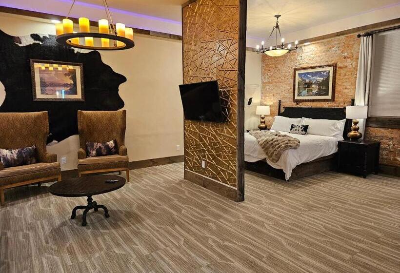 استودیوی لوکس, Eaglescape Suites And Event Center