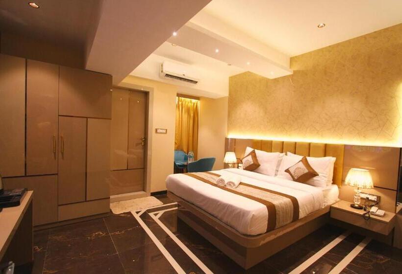 سوییت, Home2 Renaissance Club