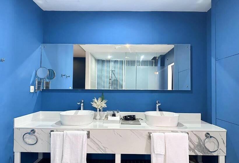 Люкс, Jaya Suites