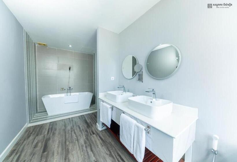 Номер Стандарт Трехместный, Jaya Suites