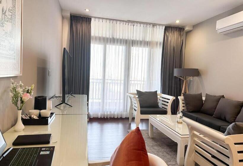 Номер Стандарт Трехместный, Jaya Suites
