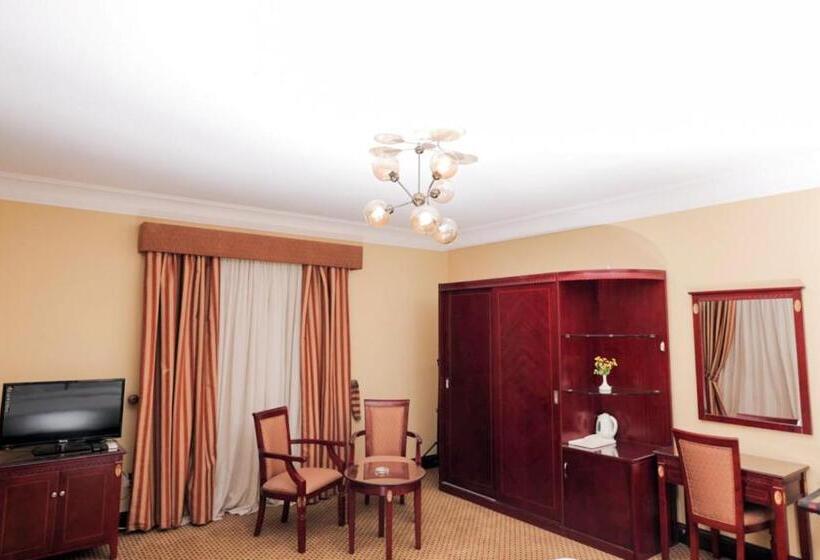 اتاق لوکس با چشم‌انداز باغ, The Villa 604 Powered By Look
