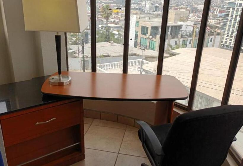 ファミリールーム, Panoramic Penthouse Downtown