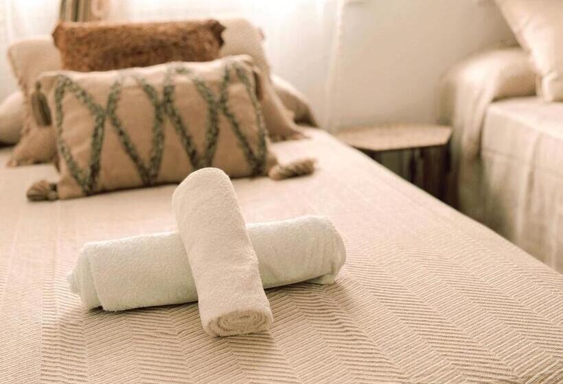 Трехместный Номер Deluxe, Chakra House Fuerteventura   Affordable Rooms In A Cozy Guesthouse