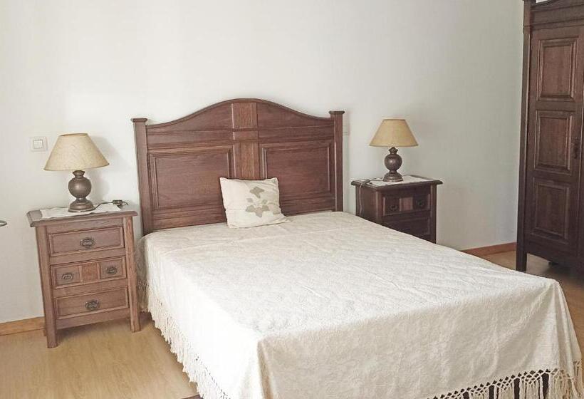 Номер Стандарт Вид на Бассейн, Vale Poços House