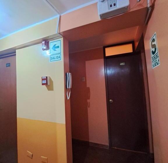 اتاق سوپریور, Hospedaje Leo