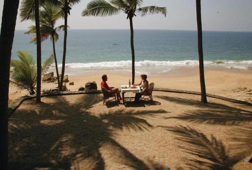 Номер Стандарт, Karikkathi Beach House