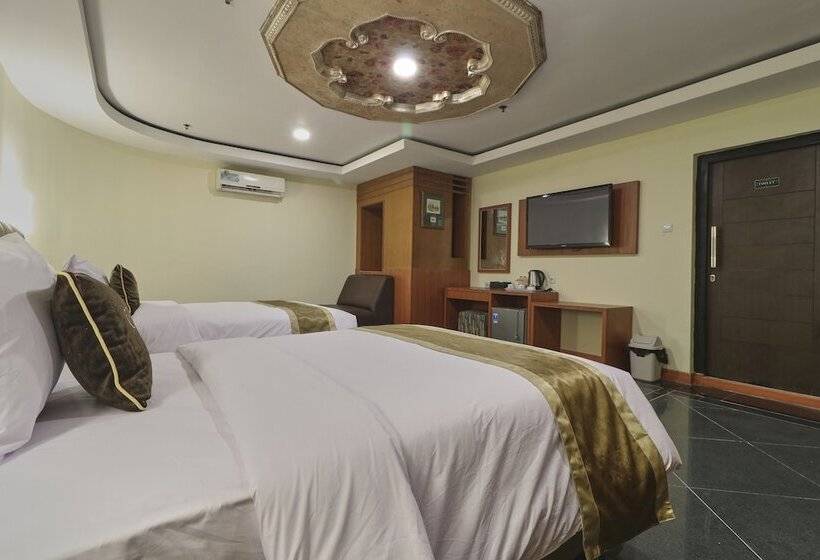 Quarto Deluxe, Coins Hotel Jakarta