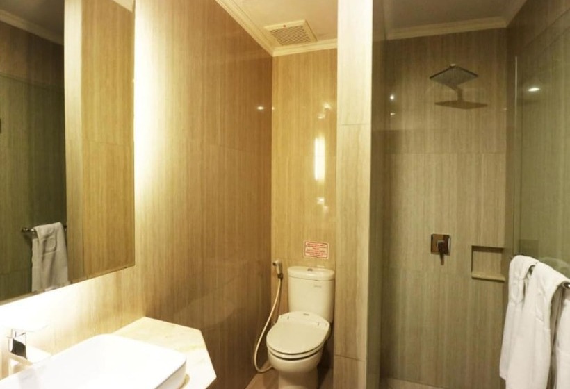 Quarto Deluxe, Coins Hotel Jakarta