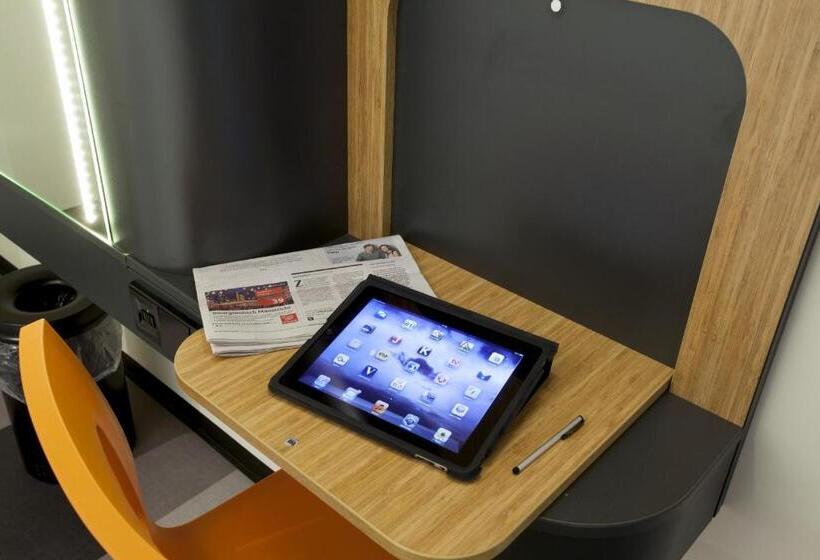 Номер Superior, Easyhotel Brussels City Centre