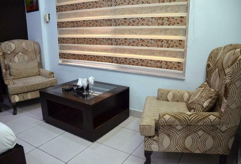 اتاق لوکس, Gofas Lodge