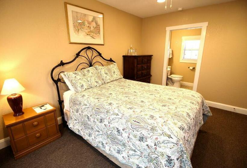 Номер Стандарт Верхний Этаж, Peach Tree Inn & Suites