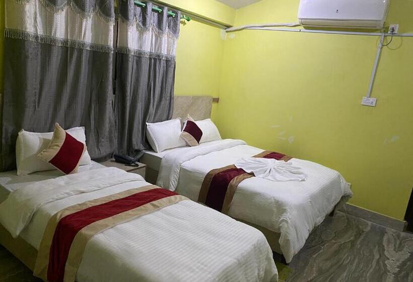 اتاق خانوادگی, Kavya Inn