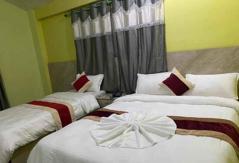 اتاق خانوادگی, Kavya Inn