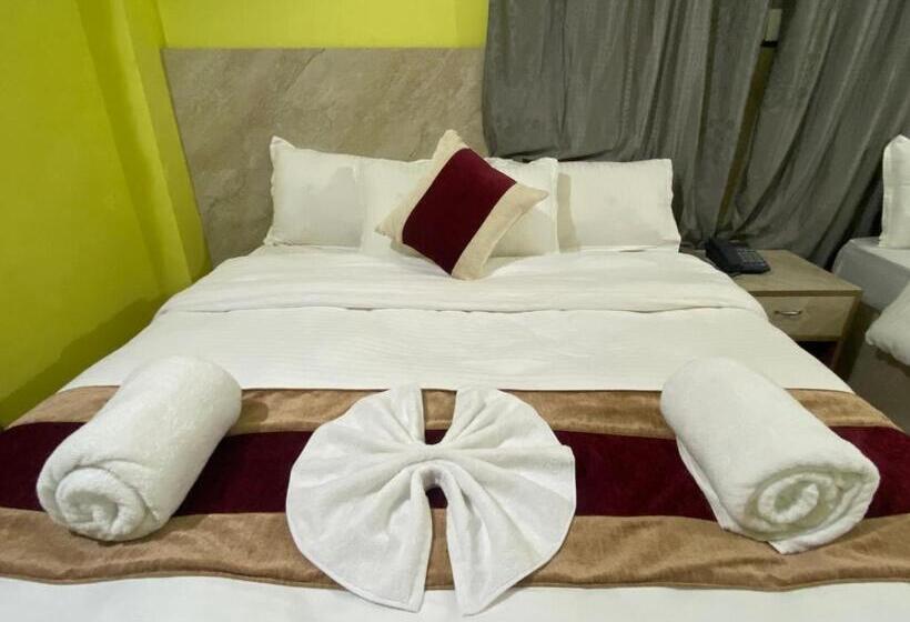 اتاق لوکس, Kavya Inn