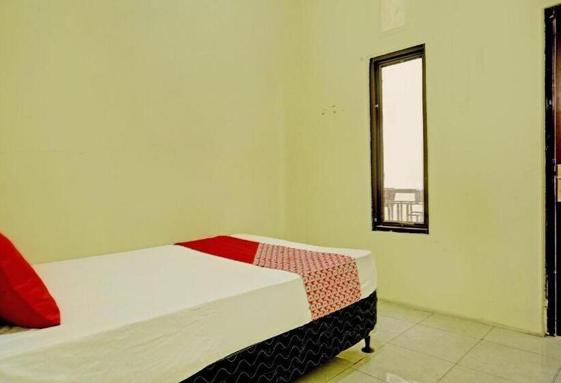Номер Стандарт, Oyo Life 92936 Kost Teteh Erni Karawang