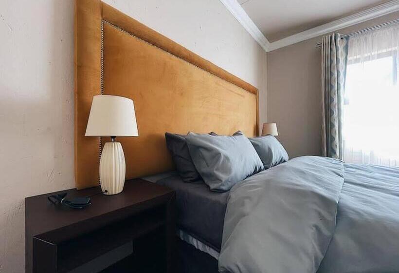 Семейный Номер, Sekgome Resort