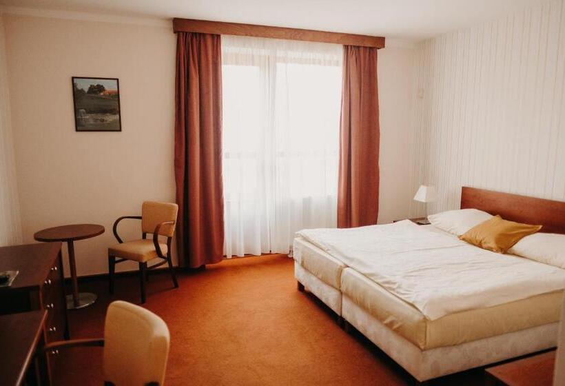 Номер Стандарт, Golf Hotel Austerlitz