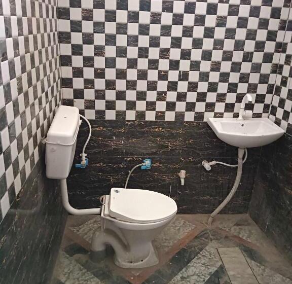 Трехместный Номер Классика, Oyo Atithi Guest House