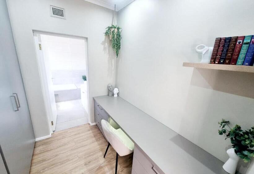 Апартаменты Deluxe 1 Спальня, Dreamaway On Everton   Deluxe Private Apartment
