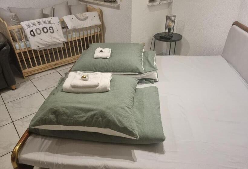 Семейный Номер, Moderne Landwohnung   Pension   Top Lage