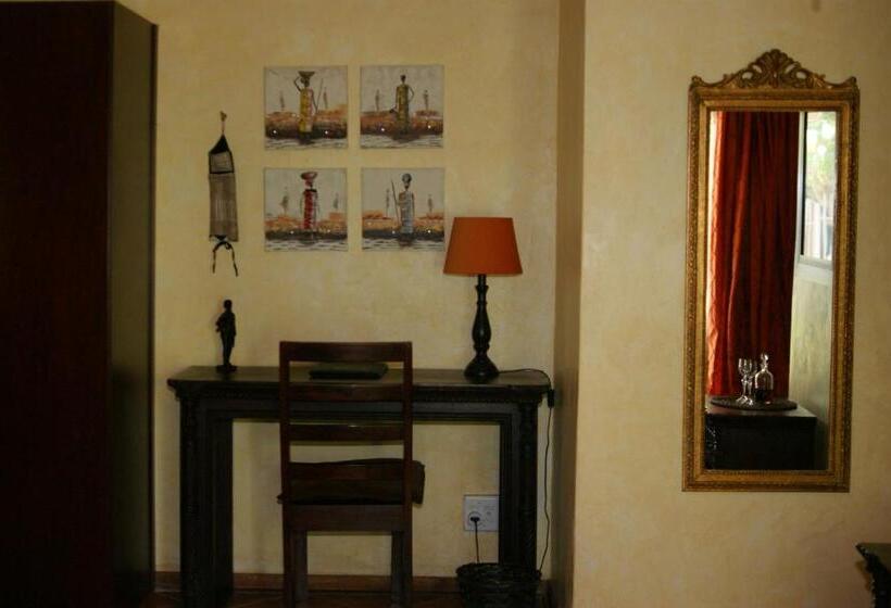 اتاق استاندارد با چشم‌انداز باغ, Lakeside Guesthouse