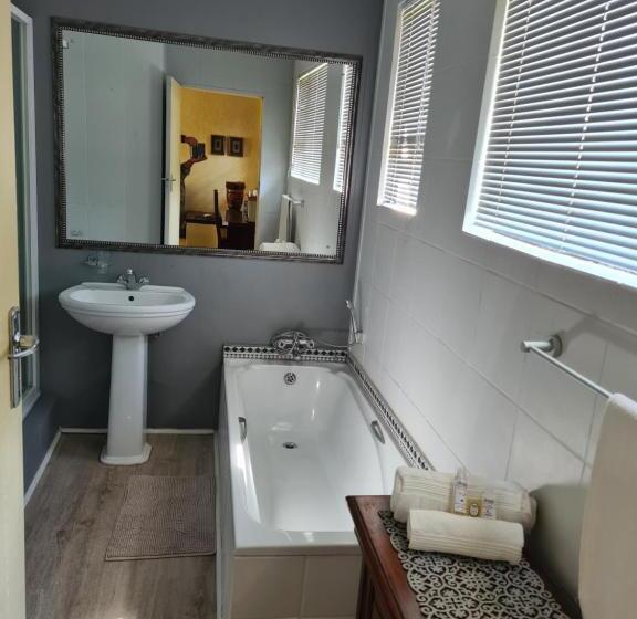 اتاق استاندارد با چشم‌انداز, Lakeside Guesthouse