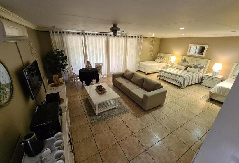 اتاق لوکس با چشم‌انداز دریاچه, Lakeside Guesthouse