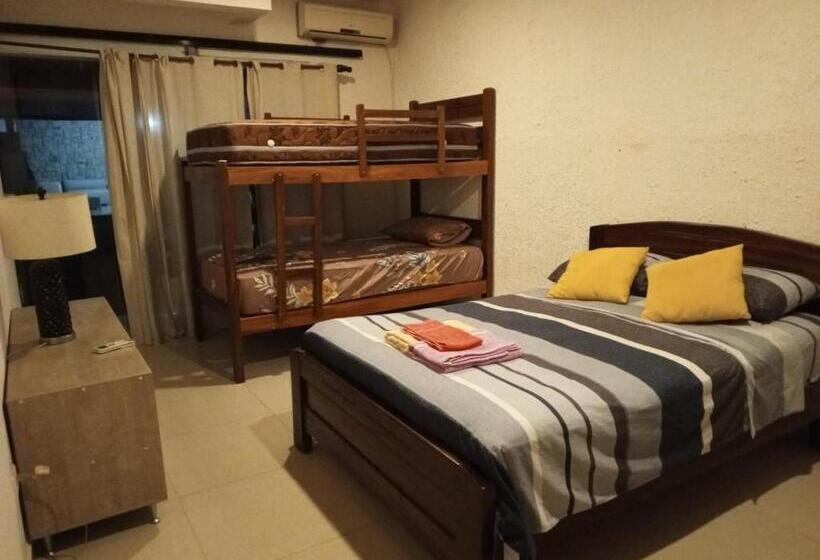اتاق خانوادگی, Guajira Hostel Scz