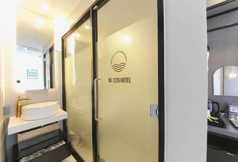 اتاق استاندارد با تخت بزرگ, Nd 1226