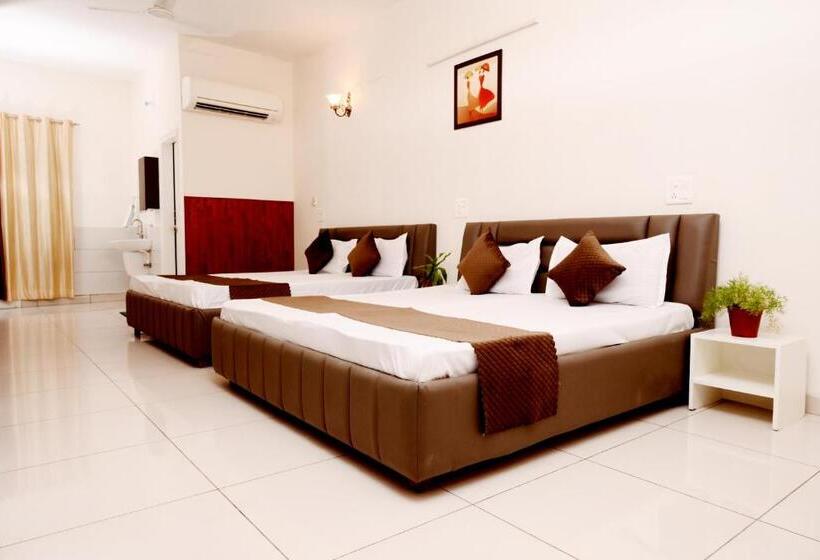 اتاق سوپریور با تخت بزرگ, Patiala Inn