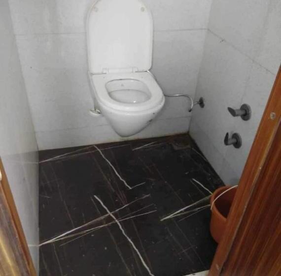 Трехместный Номер Классика, Oyo 81016 Honey Palace Restaurant Guest House