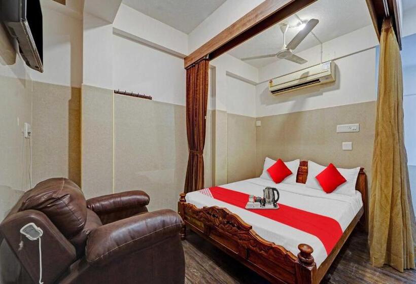Трехместный Номер Классика, Oyo 81287 Empire Inn