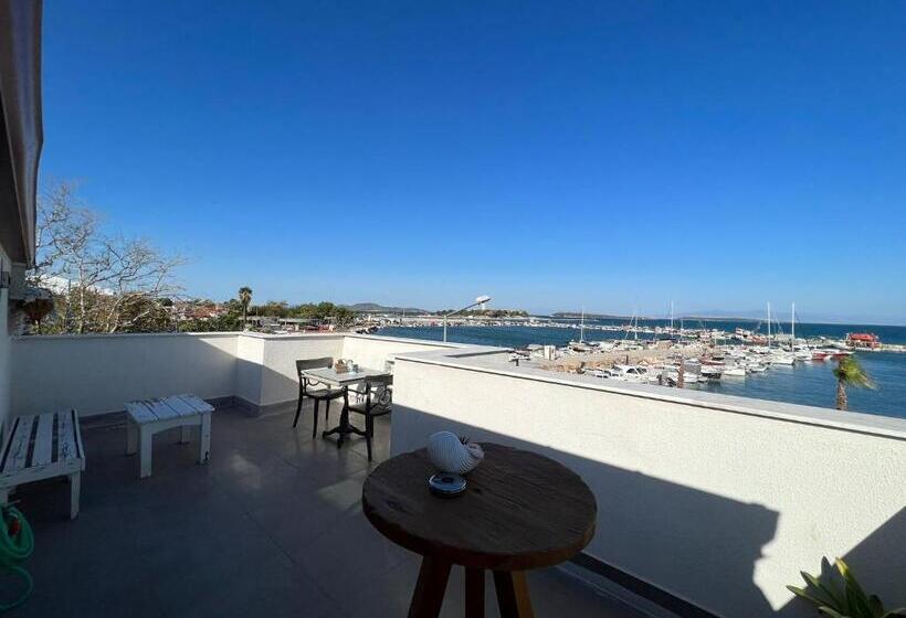 Номер Стандарт Вид на Море, Urla Marin Otel