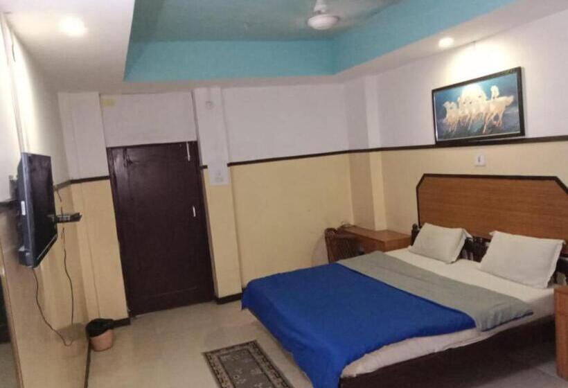 Номер Deluxe Кровать Кинг, Swagat Near Railway Station Best Selling & Best Choice Of Travellers By Morservices