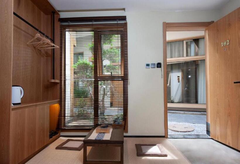 Номер Стандарт, Memory Garden House