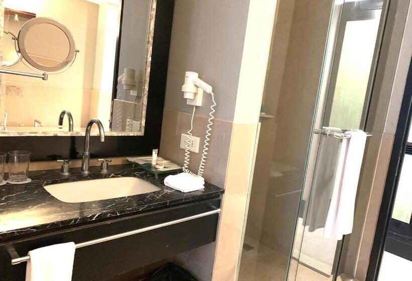 Номер Executive, Surya Hotel & Cottages Prigen