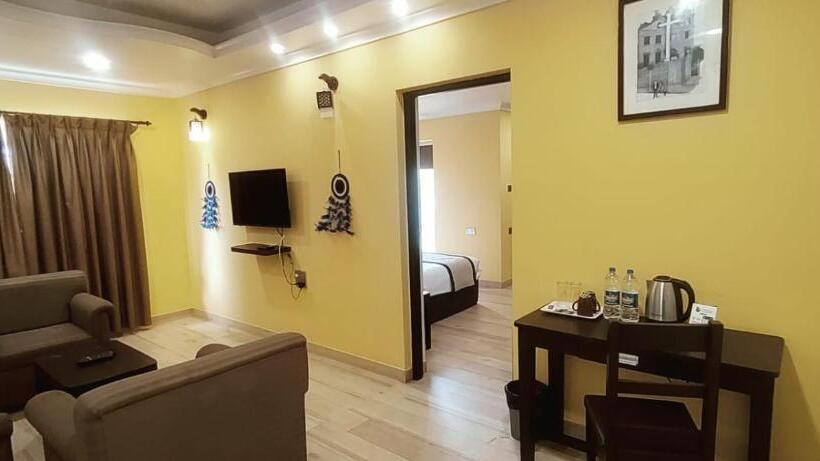 豪华套房, Candolim Suites