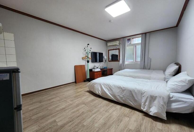 스탠다드 트리플 룸, Sorak Y Hostel