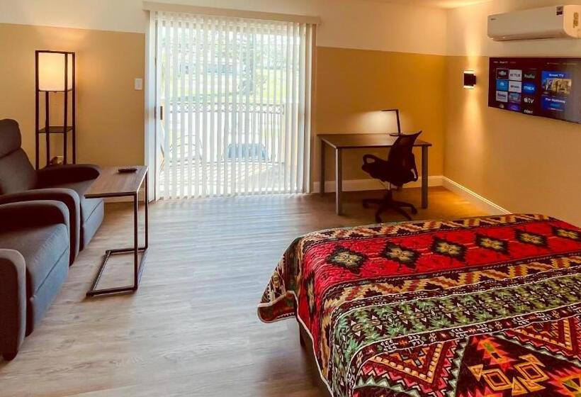 Номер Deluxe Кровать Кинг, White Orchid Apartments