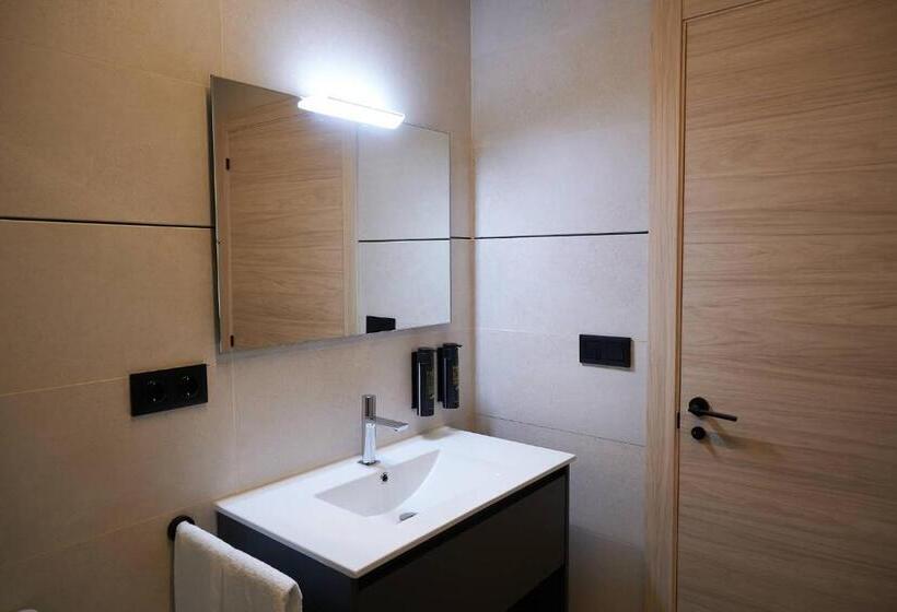 اتاق سوپریور خانوادگی, Dorm4you Arena 2