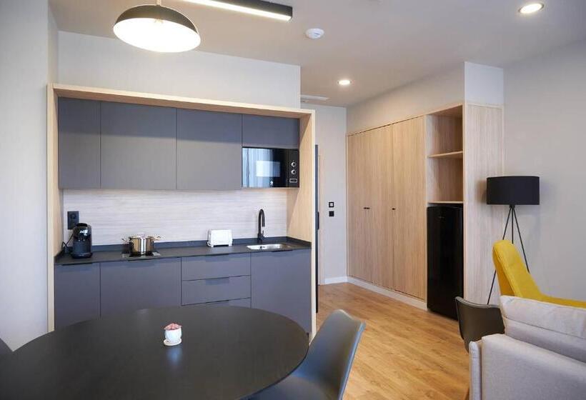 اتاق سوپریور خانوادگی, Dorm4you Arena 2