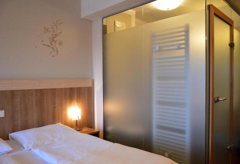 غرفة قياسية مزوَّدة بشُرفة, Römerhof