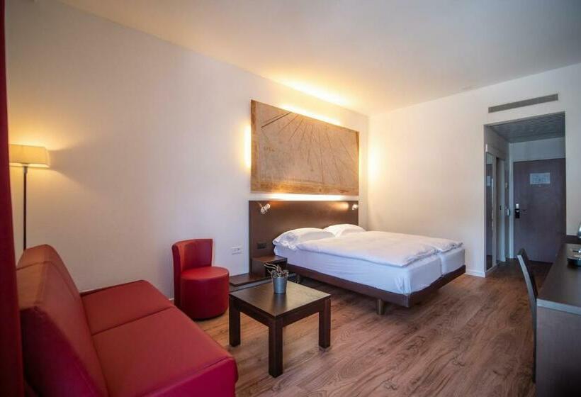 Номер Комфорт, La Meridiana, Lake & Spa
